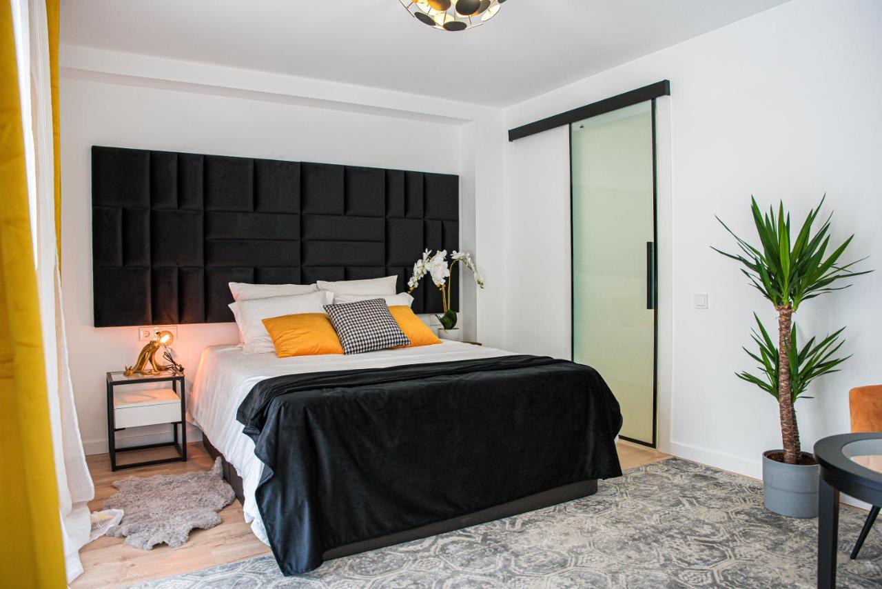 Laura Apartment Campanar Valencia Bagian luar foto