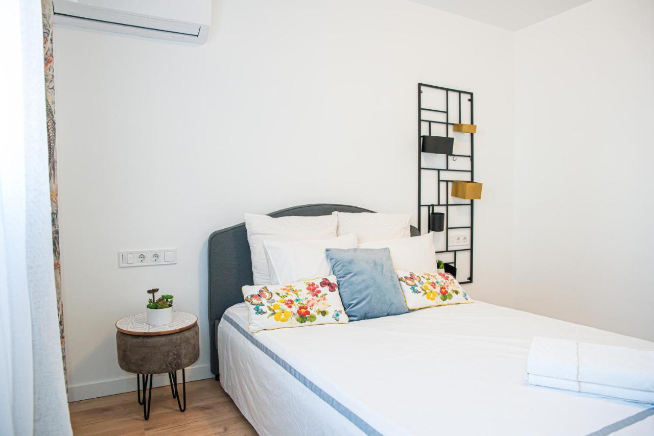 Laura Apartment Campanar Valencia Bagian luar foto