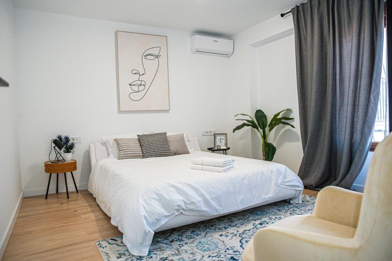 Laura Apartment Campanar Valencia Bagian luar foto