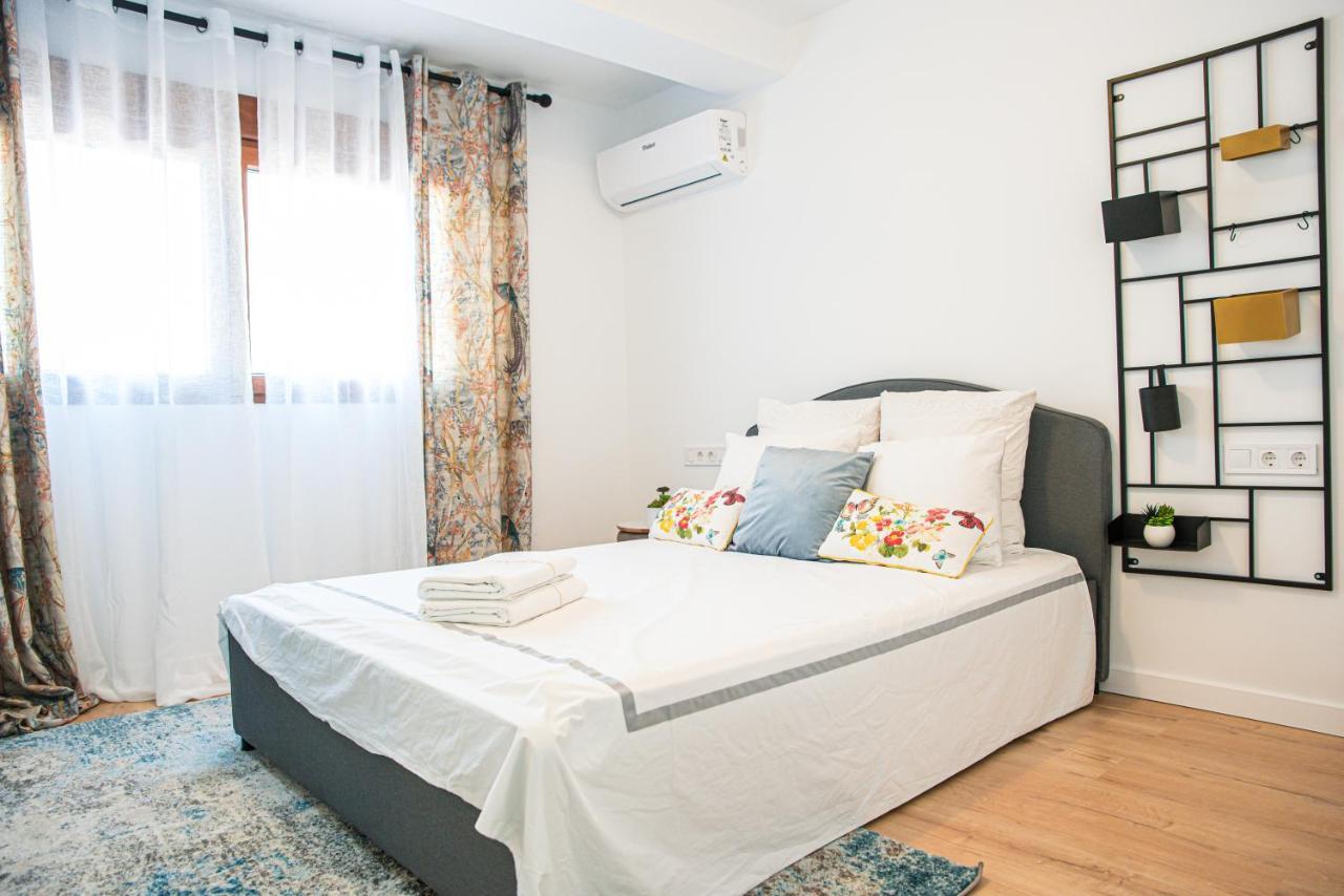 Laura Apartment Campanar Valencia Bagian luar foto